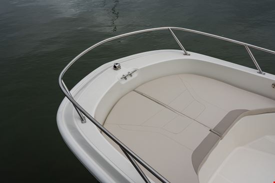 Super Sport 160 bow with sunbathing pads