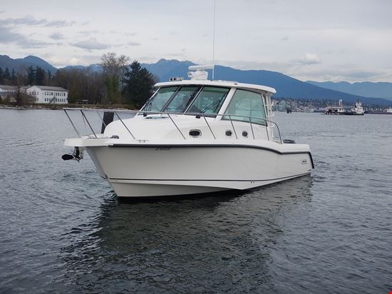 Conquest 345 Pilothouse safely anchored