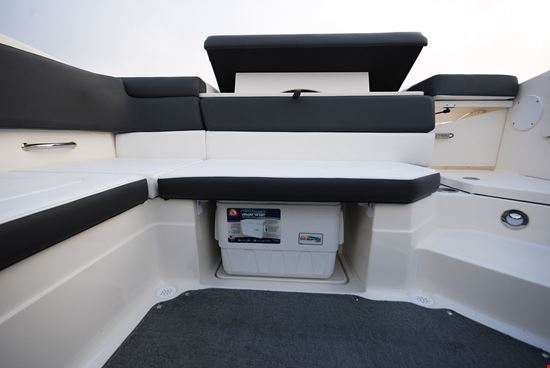 Sea Ray SPX 230 seating options - stern